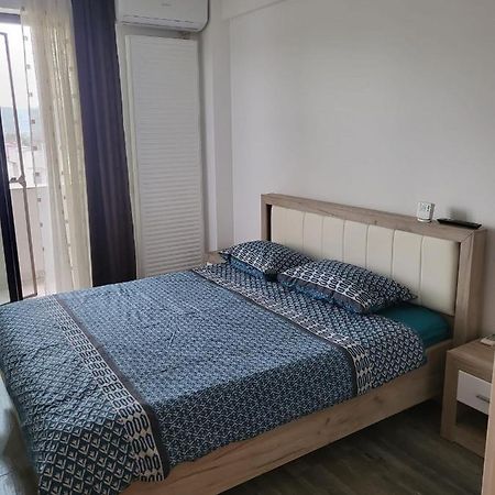 Apartament Dem Radulescu Lägenhet Râmnicu Vâlcea Exteriör bild